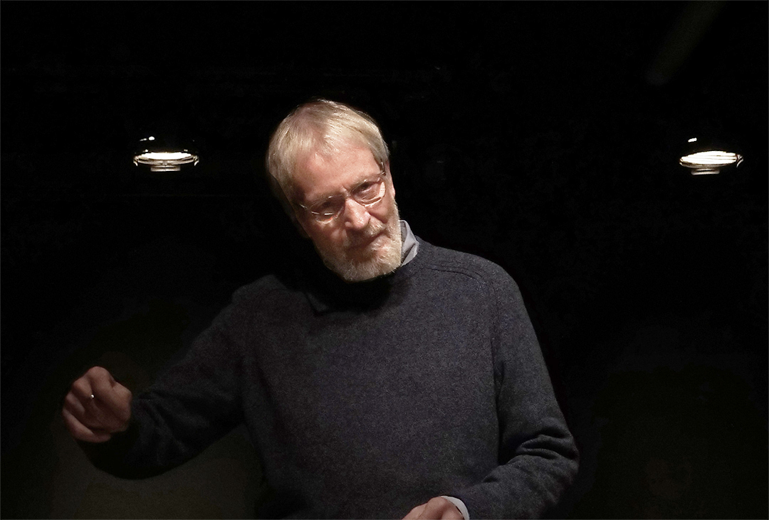 Portrait von Wolfgang Keuter, der Slow‑Acting‑Coaching in Einzelstunden in Düsseldorf und online anbietet.